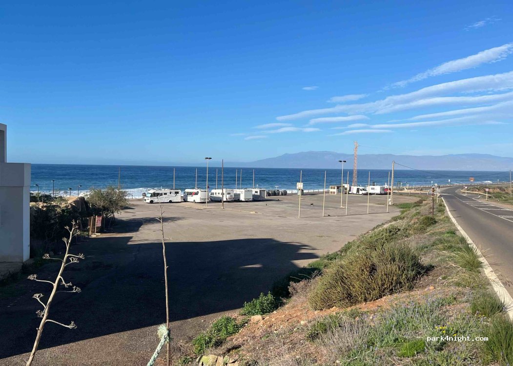 (04150) Almería - 57-69 Calle Carretera Antigua del Faro — foto 4
