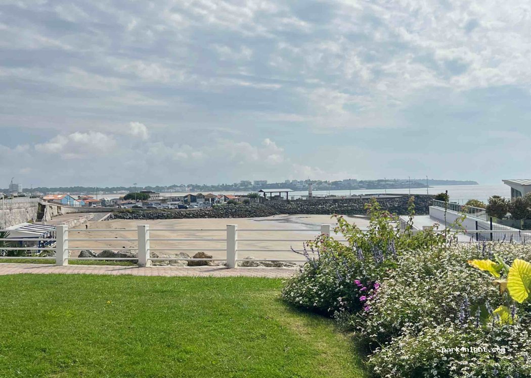 (17200) Royan - 5bis Façade de Foncillon — foto 2