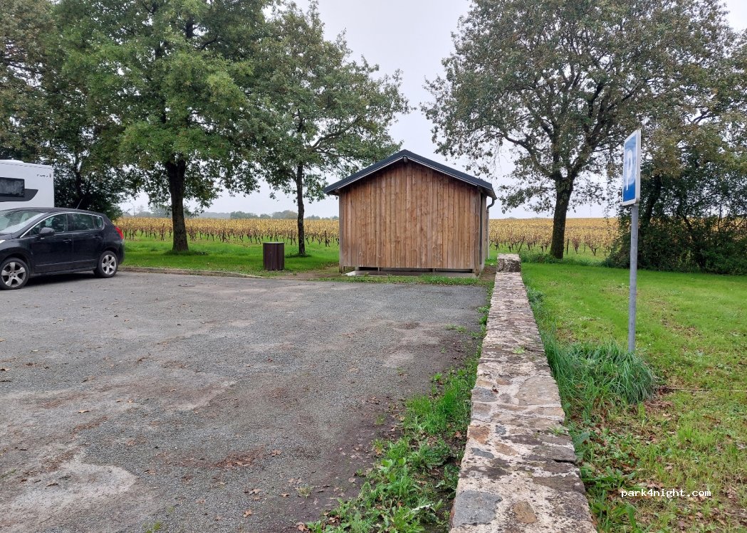 Aire de services camping car Saint-Philbert-de-Bouaine — foto