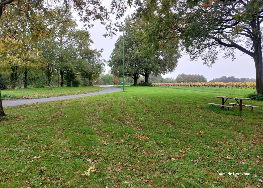 Aire de services camping car Saint-Philbert-de-Bouaine — foto 4