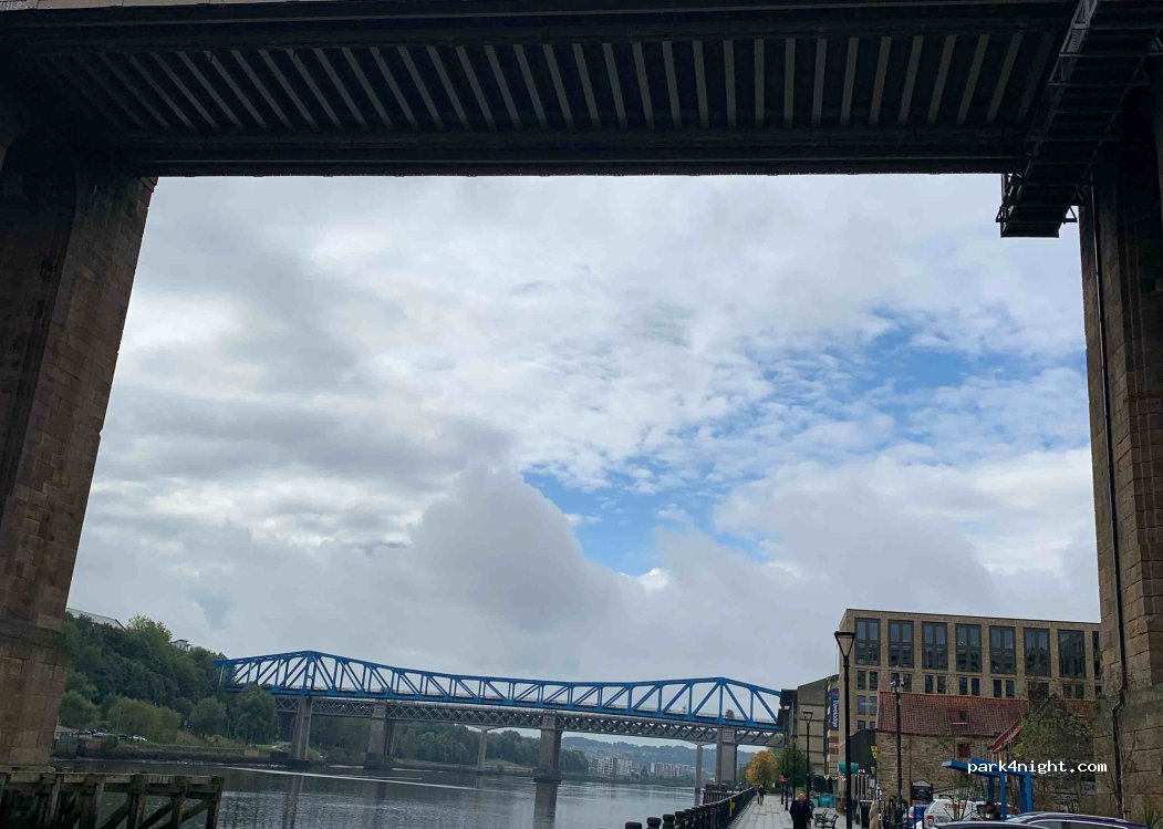 (NE1 3RQ) Newcastle upon Tyne - 1 Close — foto