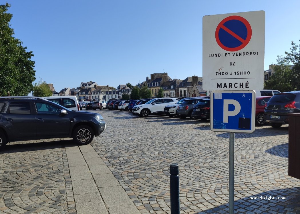 (29900) Concarneau - 29 Quai Peneroff — foto