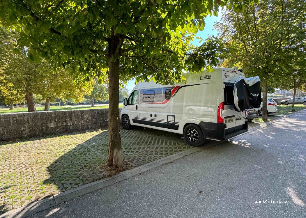 (21230) Sinj - 30 Ulica Alkarsko trkalište — foto 2