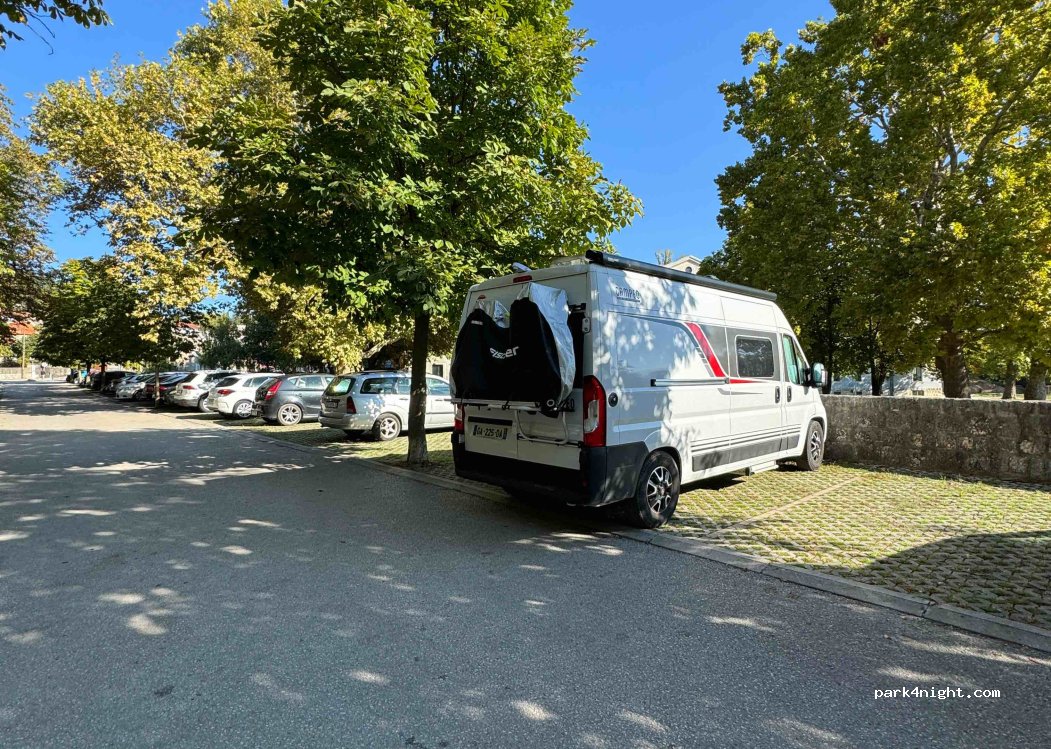(21230) Sinj - 30 Ulica Alkarsko trkalište — foto 3