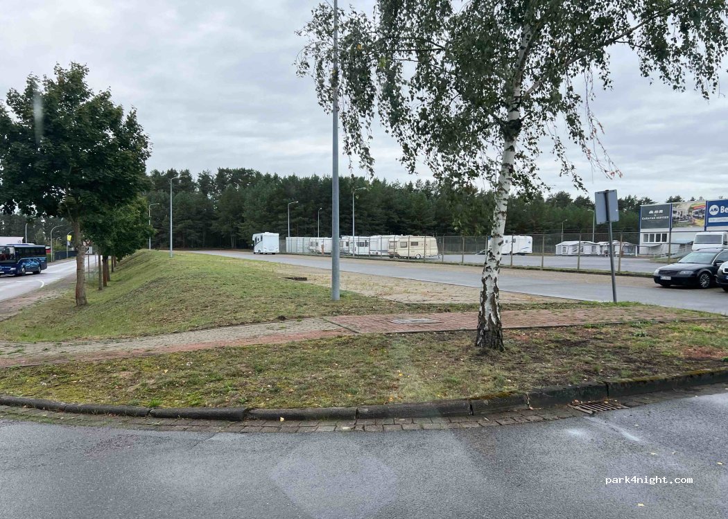 (17235) Neustrelitz - 1 Gewerbepark Ost — foto