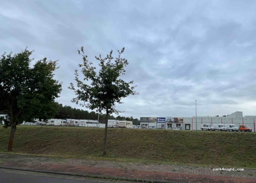 (17235) Neustrelitz - 1 Gewerbepark Ost — foto 2