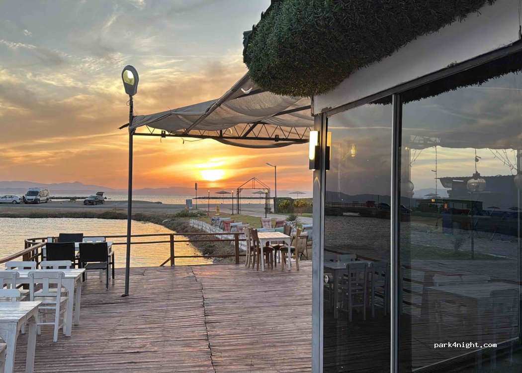 (10400) Ayvalık - Unnamed Road — foto 3