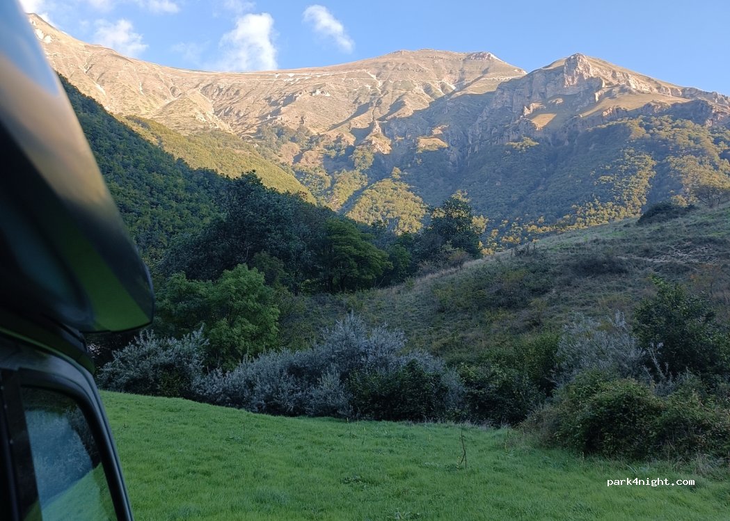 (63088) Montemonaco - Unnamed Road — foto