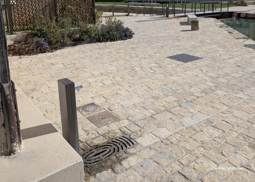 (34500) Béziers - 6 Quai du Port Notre Dame — foto 2