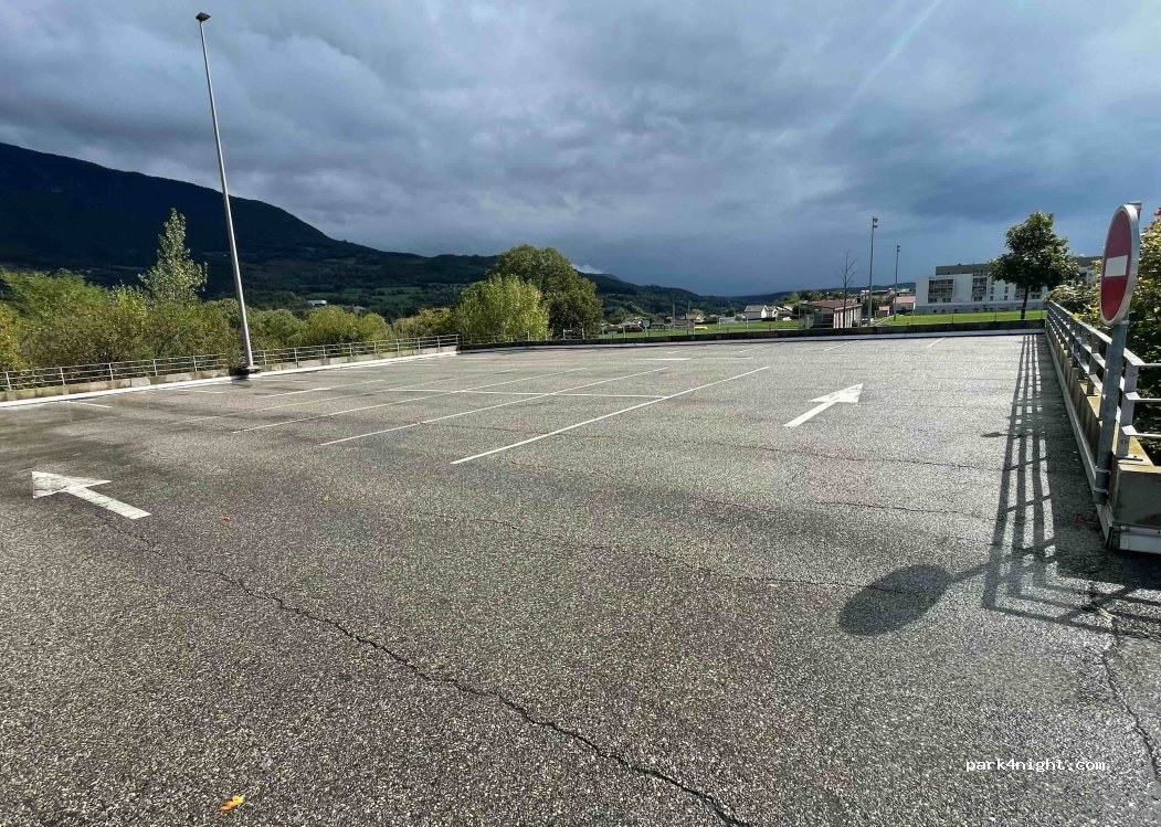 (01200) Valserhône - 2 Avenue de Lattre de Tassigny — foto 2