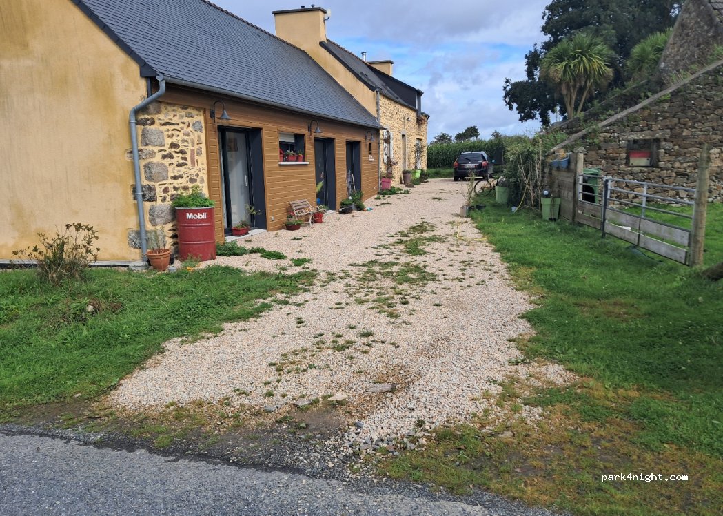 (29430) Lanhouarneau - 184 Coat Huon — foto 2