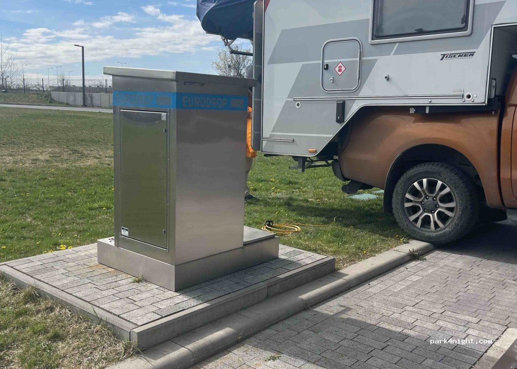 Q Hotel Plus Wrocław Bielany_Camper_Park — foto 3