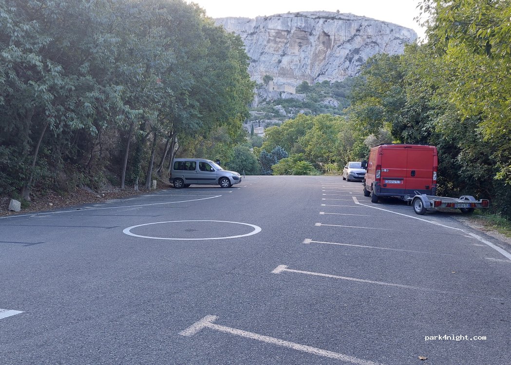 (84800) Fontaine-de-Vaucluse - 142 Chemin du Prieuré — foto 2