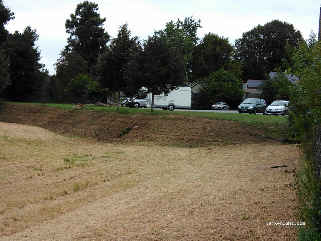 (49250) Saint-Rémy-la-Varenne - 4 Rue de la Mairie — foto