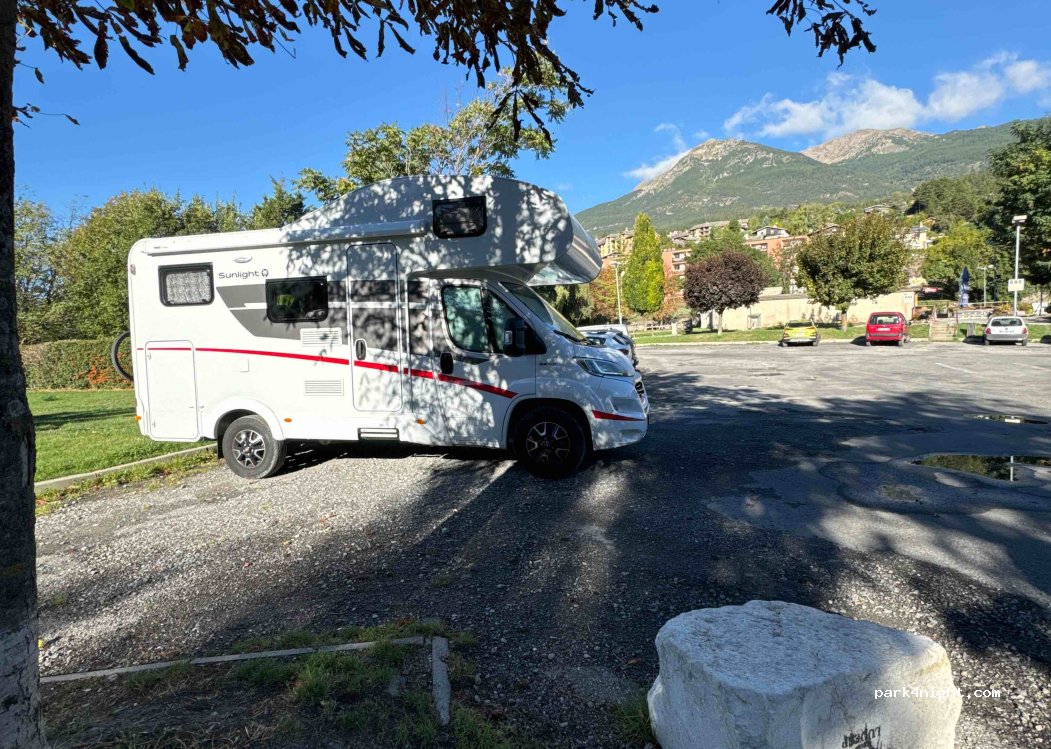 (05200) Embrun - 4 Rue Pierre et Marie Curie — foto 3