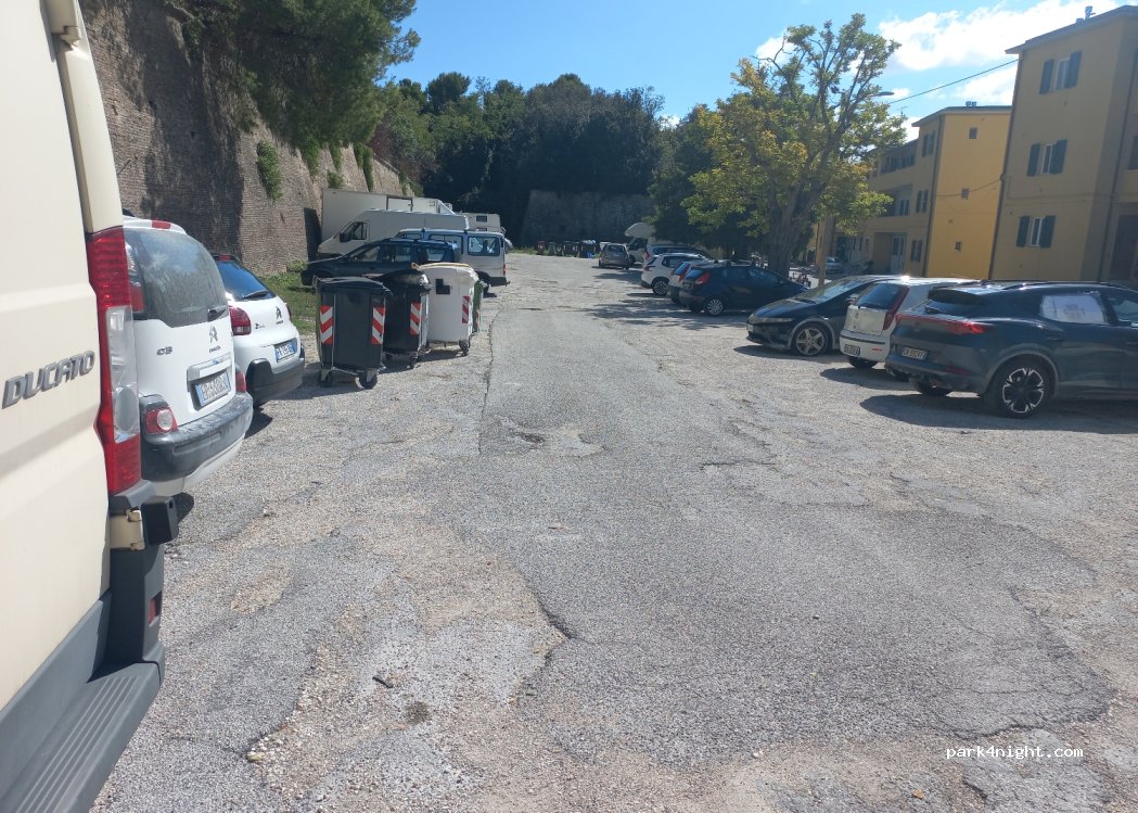 (60122) Ancona - Via Circonvallazione — foto 2
