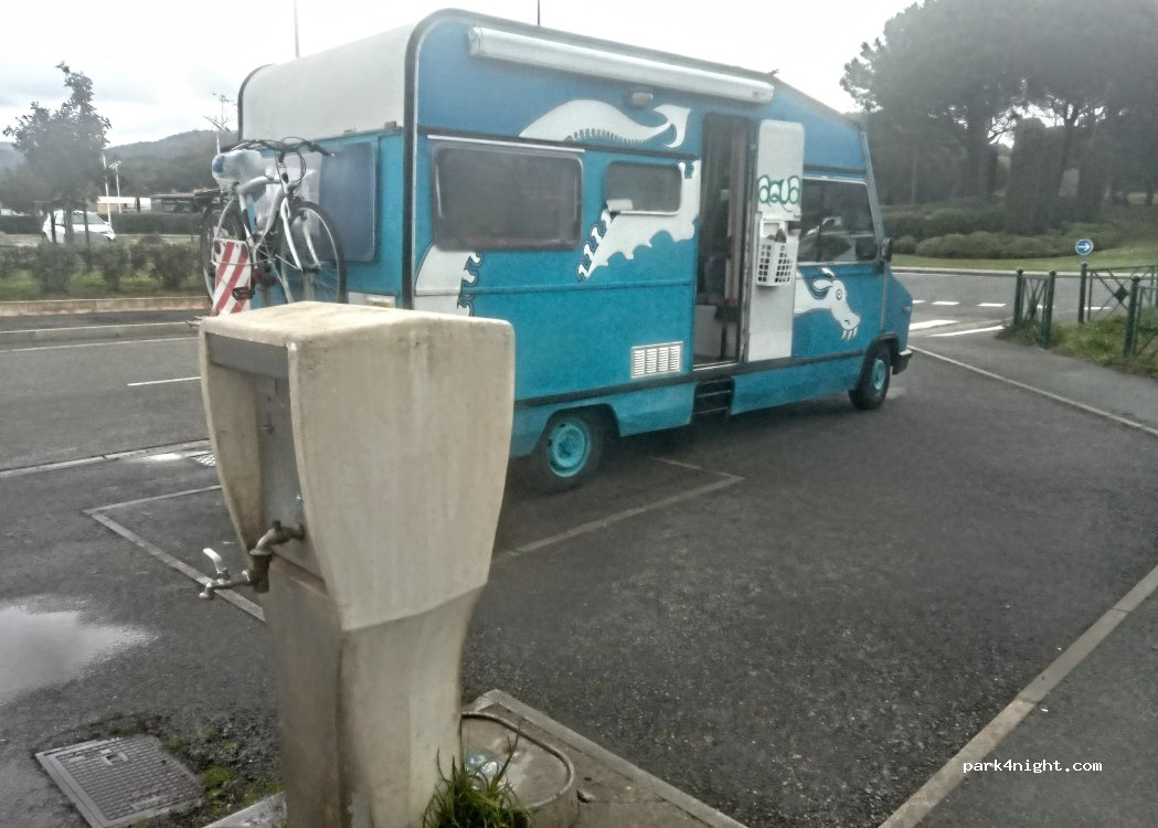 (83120) Sainte-Maxime - Unnamed road — foto 2