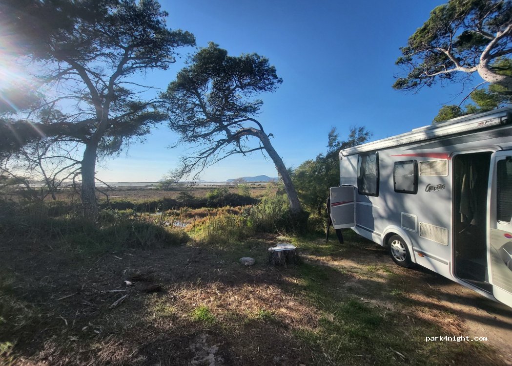(83400) Hyères - 109 Chemin de Thalassa — foto 4