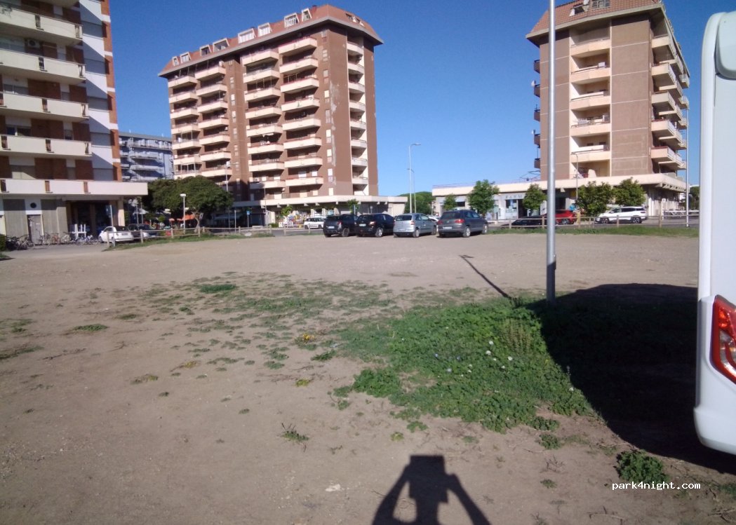 (01016) Lido di Tarquinia - 36 Via Scilla — foto