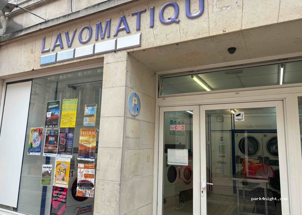 (02000) Laon - 6 Place Saint-Julien — foto