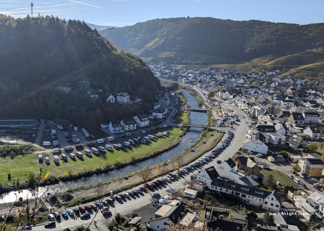 Wohnmobilparkplatz in Dernau — foto 3