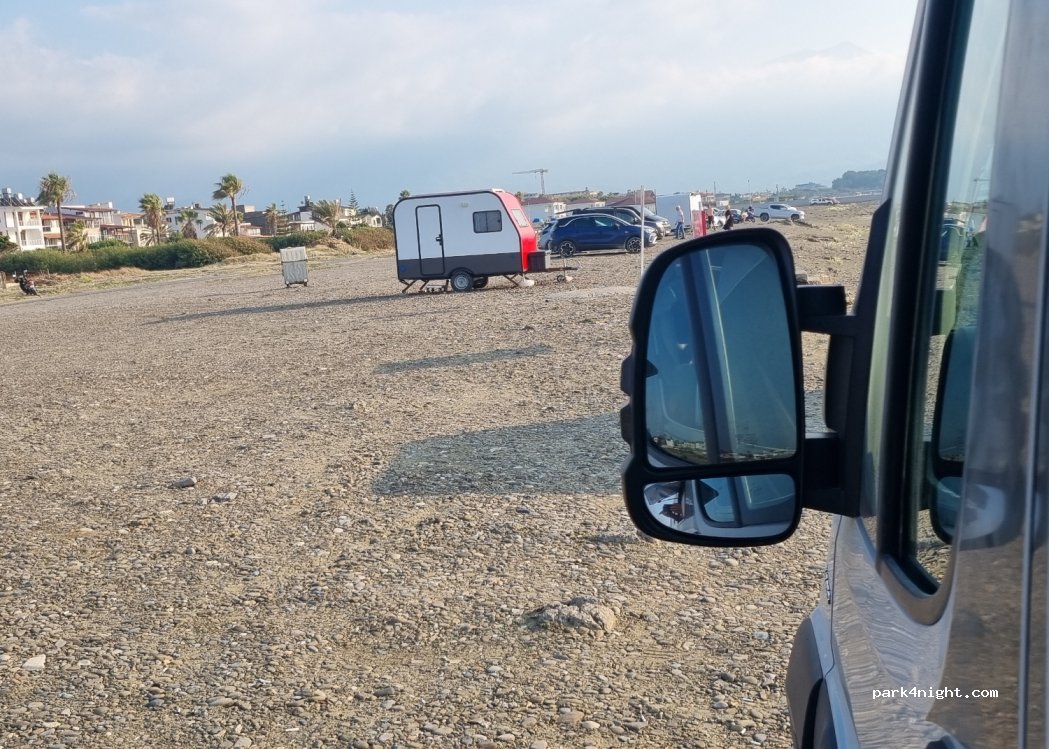(31245) Arsuz - Unnamed Road — foto
