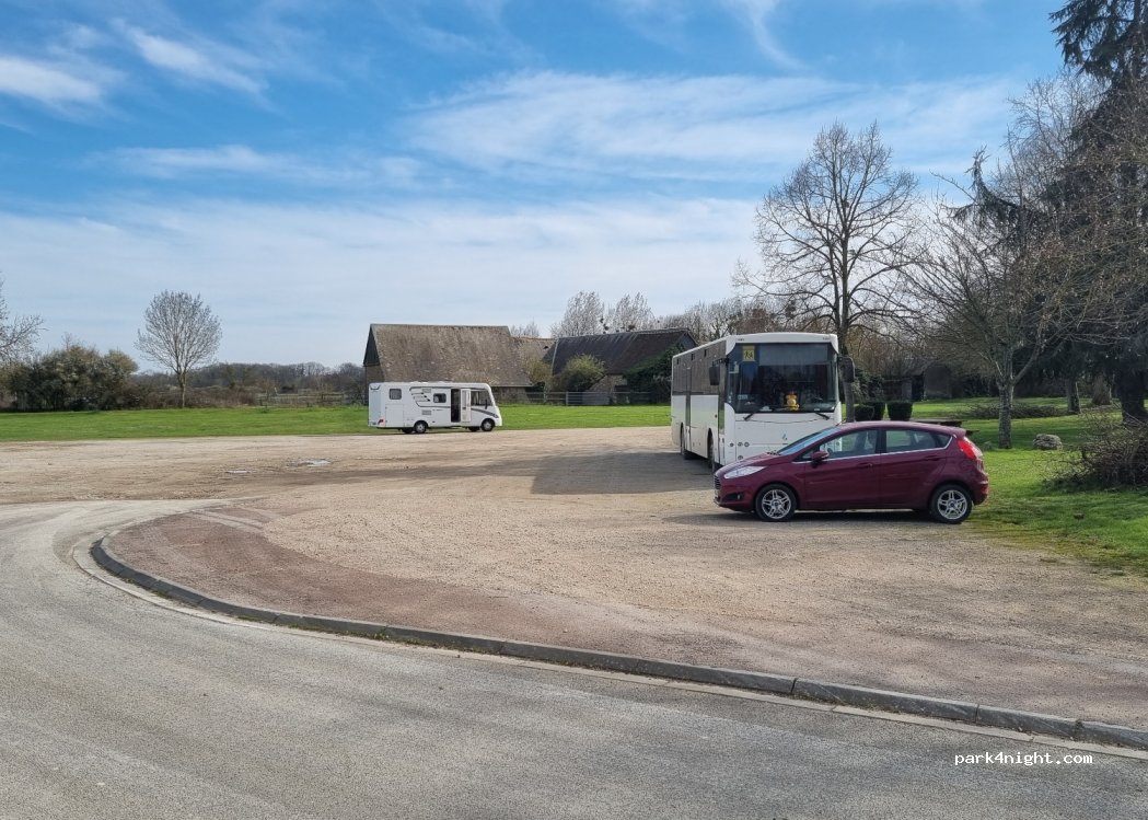 (28800) Alluyes - 2 Rue du Menhir — foto 3