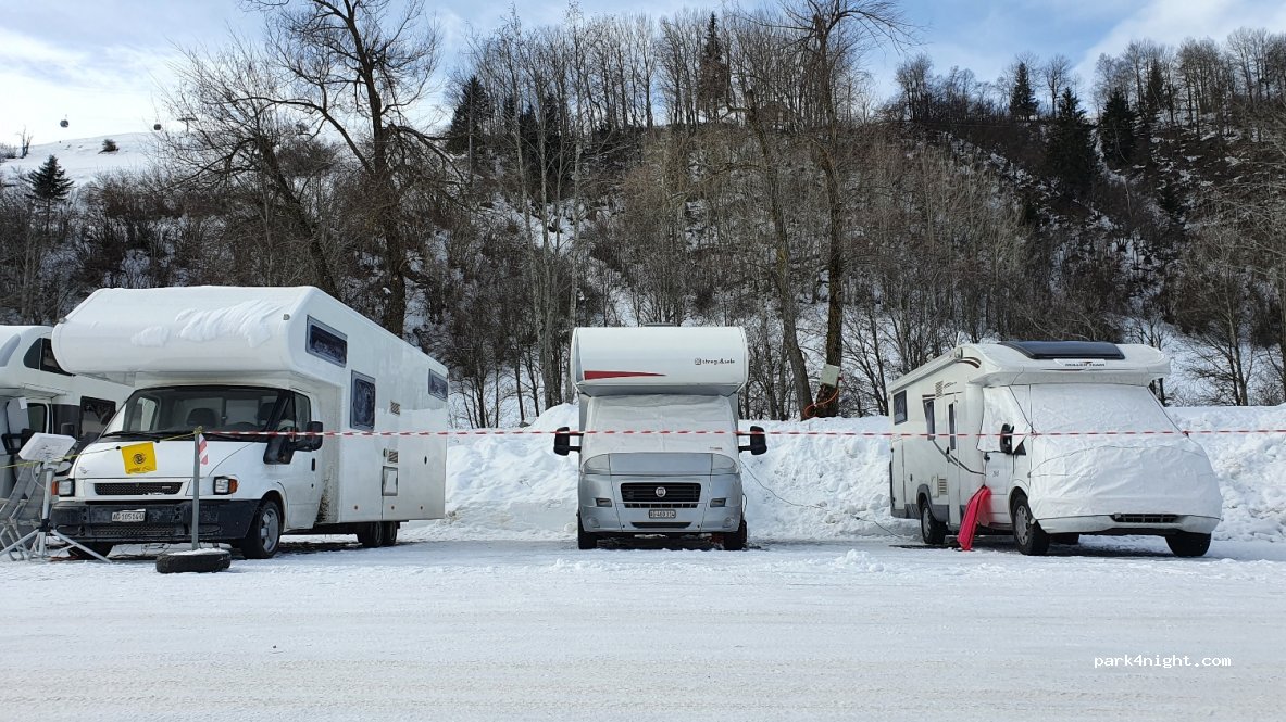 Wohnmobil- und Wohnwagenstellplatz, Camping Julia — foto