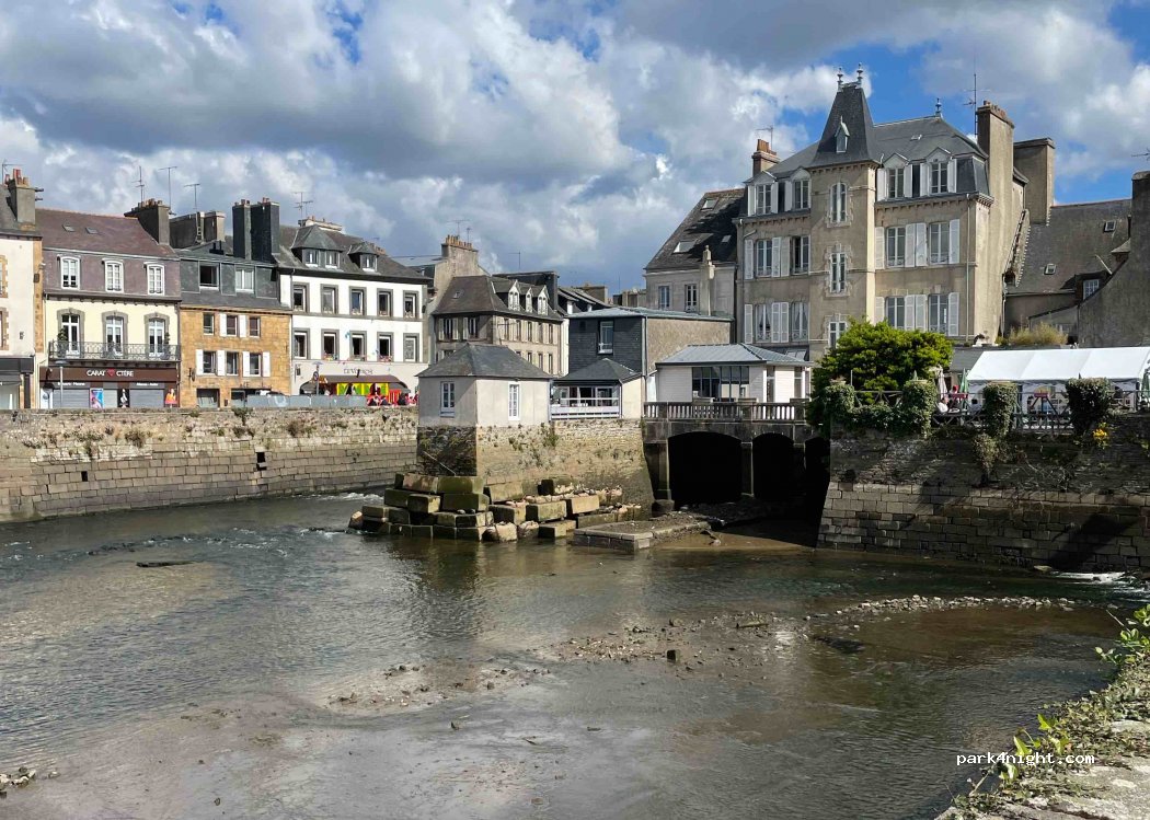 Aire de camping-cars Landerneau — foto 3