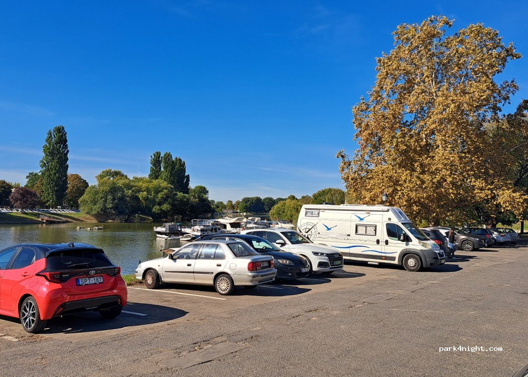 (6500) Baja - 1 Szenes utca — foto