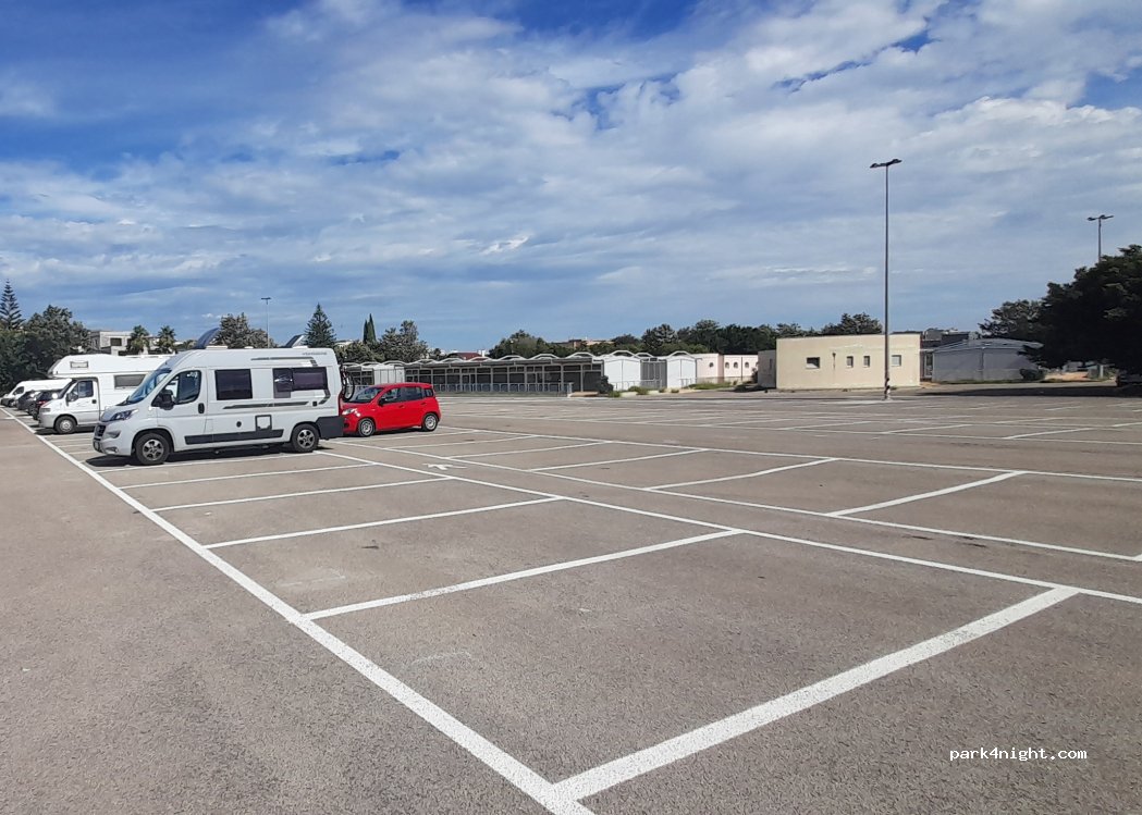 (73100) Lecce - 2 Via Domenico Tommaso Albanese — foto