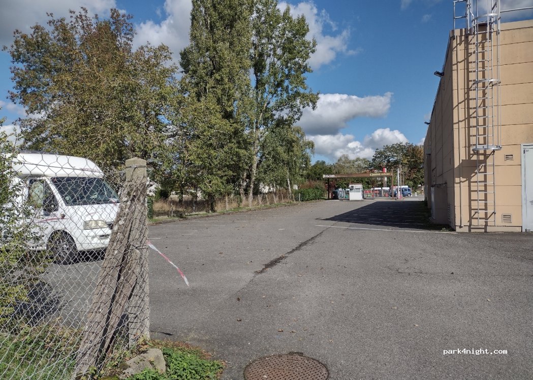 (16110) Rivières - 106 Rue du Champ des Fliers — foto