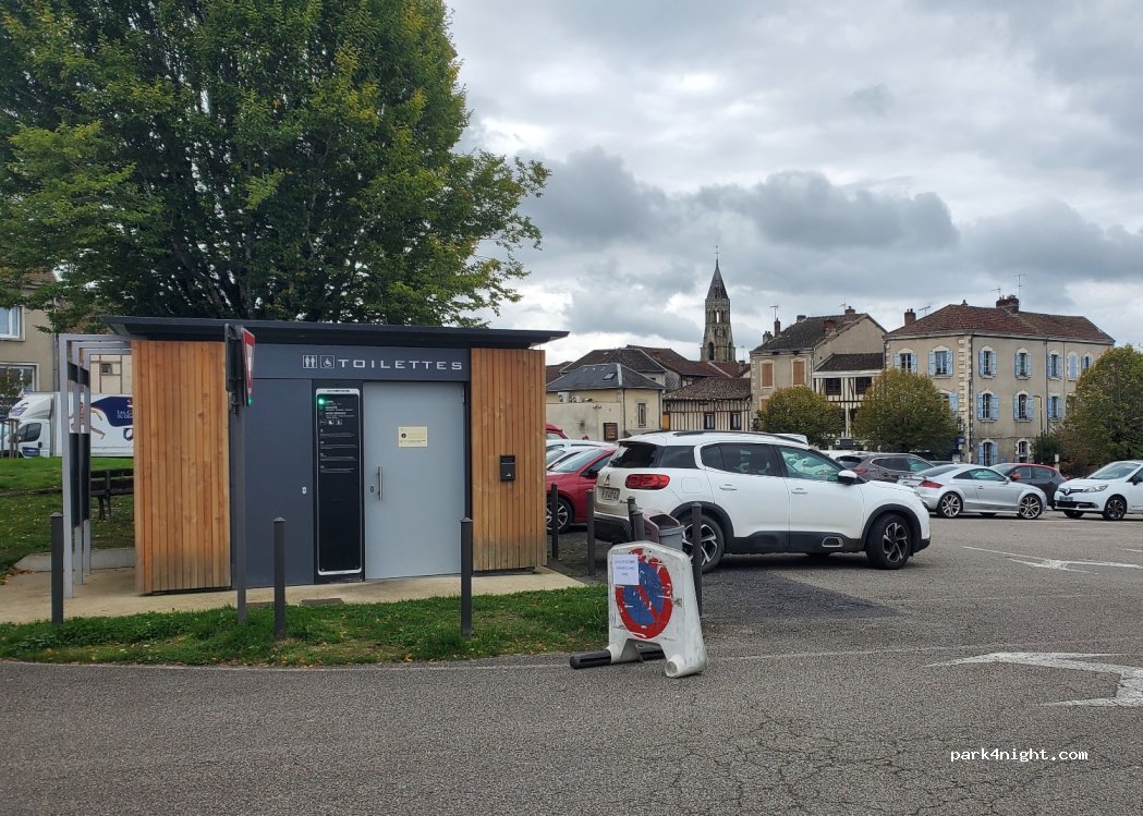 (87400) Saint-Léonard-de-Noblat - 10 Place du Champ de Mars — foto 2