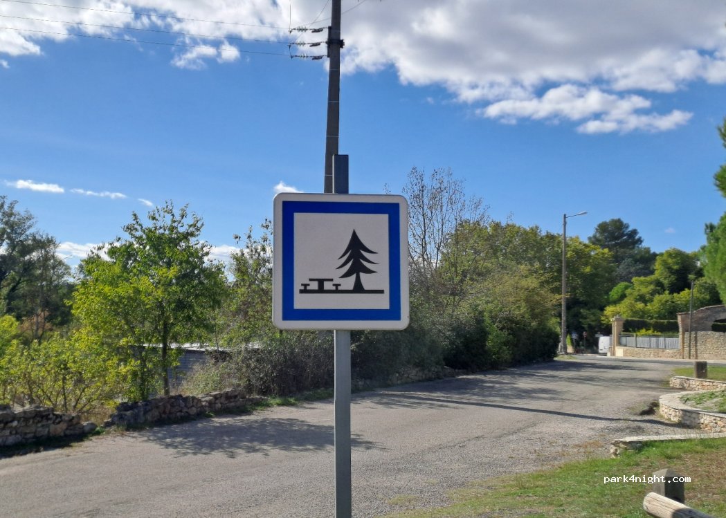 (30190) Moussac - 4 Avenue de la République — foto