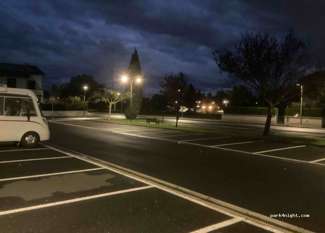 (56017) San Giuliano Terme - 97 Via M. Dinucci — foto
