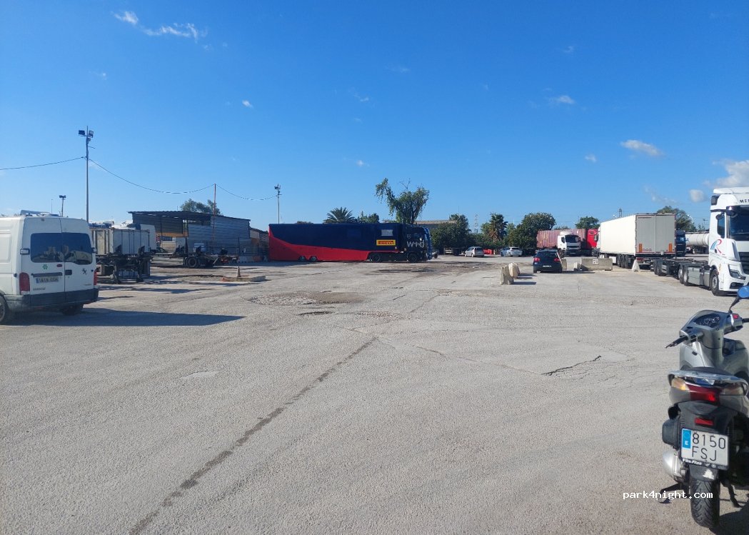 (08908) L'Hospitalet de Llobregat - 10 Camí Pau Redó — foto 2