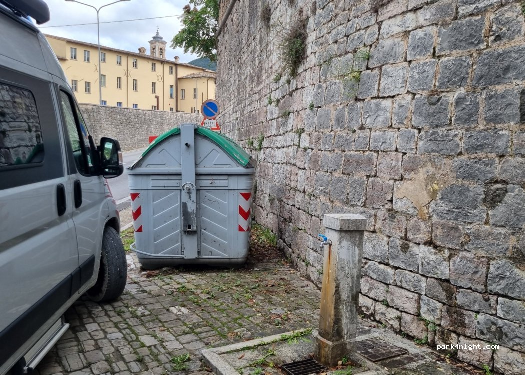 (61043) Cagli - 107 Via Flaminia Nord — foto