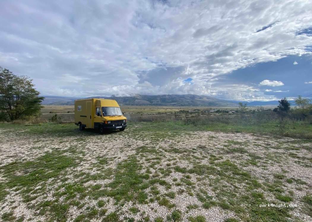 () Bukovica - Unnamed road — foto