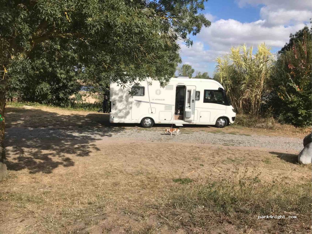 (49570) Montjean-sur-Loire - 31-32 Quai des Mariniers — foto 2