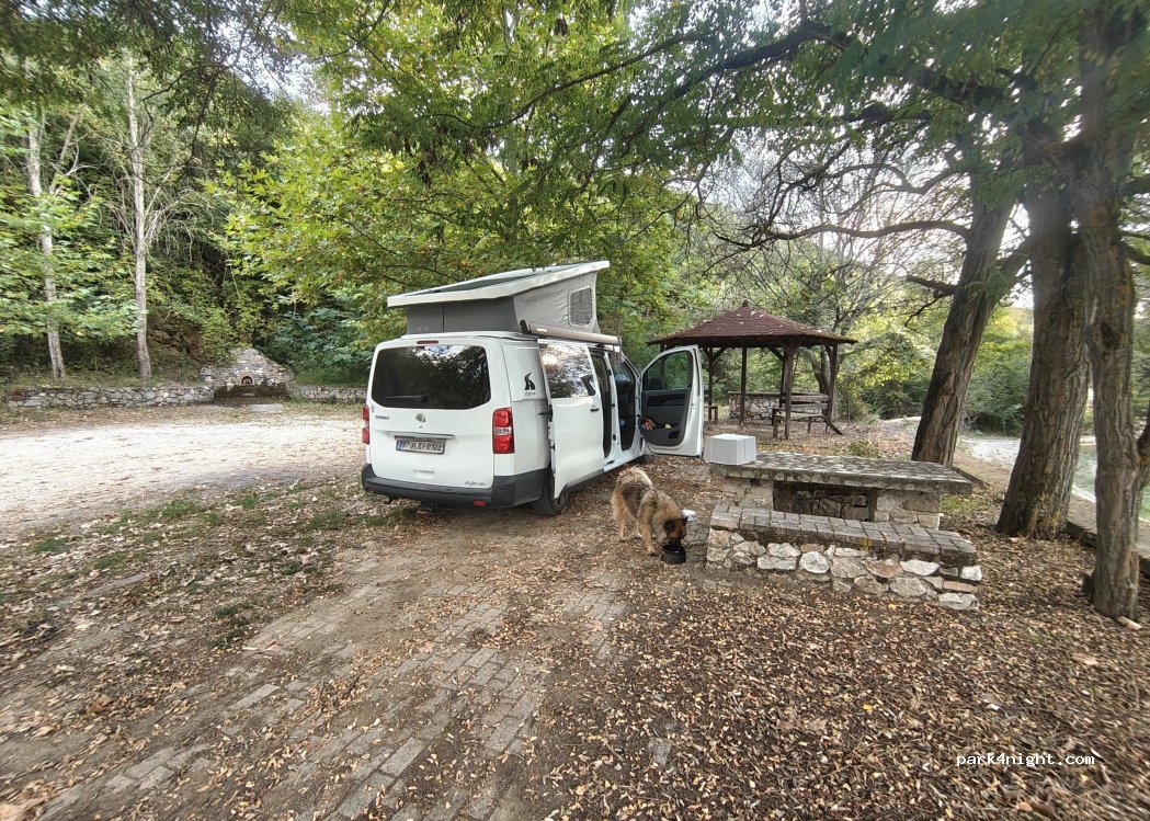 (520 52) Agii Anargiri - Unnamed Road — foto
