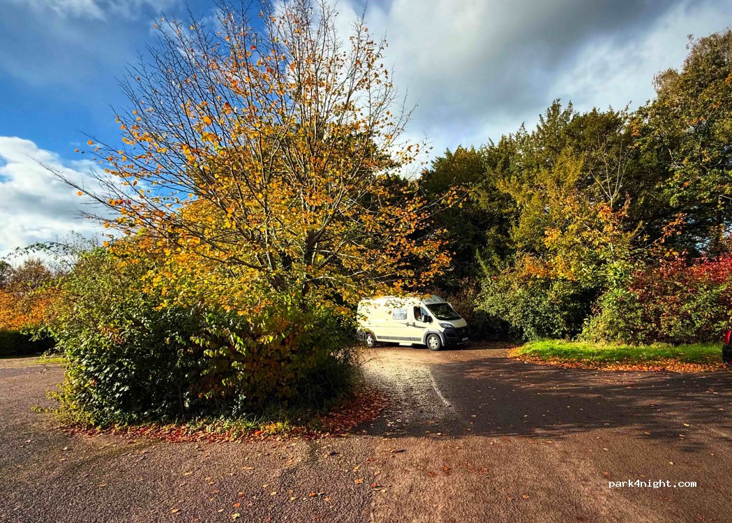 (GU4 7RG) West Clandon - Unnamed Road — foto 2