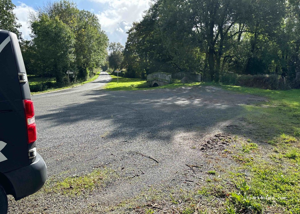 (79340) Ménigoute - 5 Route de Saint-Germier — foto