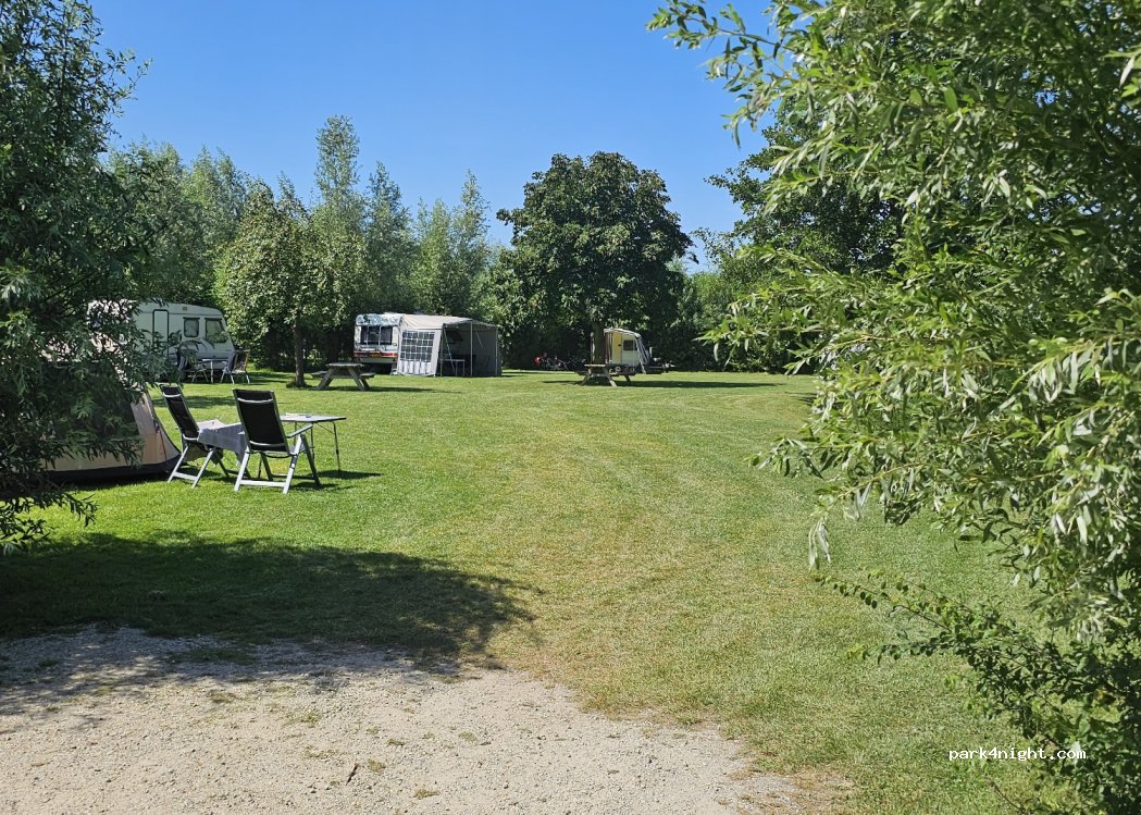 Nummer 49, minicamping & verhuur gastenverblijf — foto