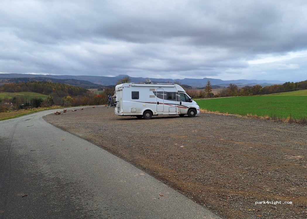 (57-409) Suszyna - Unnamed Road — foto