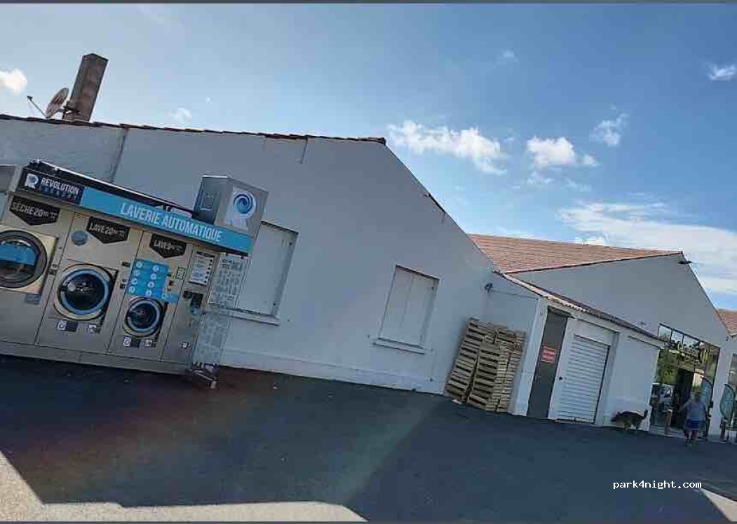 (17190) Saint-Georges-d'Oléron - 292 Rue nationale — foto 2