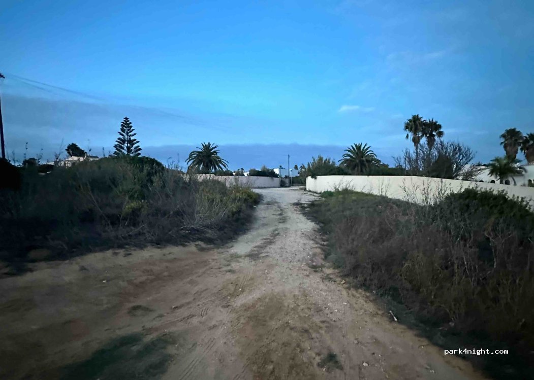 (8600) Luz - Unnamed road — foto 3