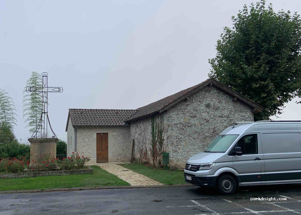 (46200) Meyronne - 4 Place de L’Église — foto 2