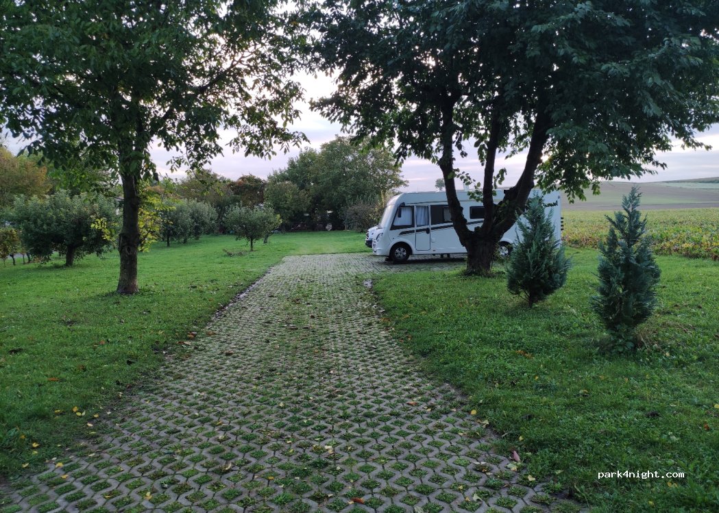 Weingut Schott Wohnmobil-Stellplätze — foto
