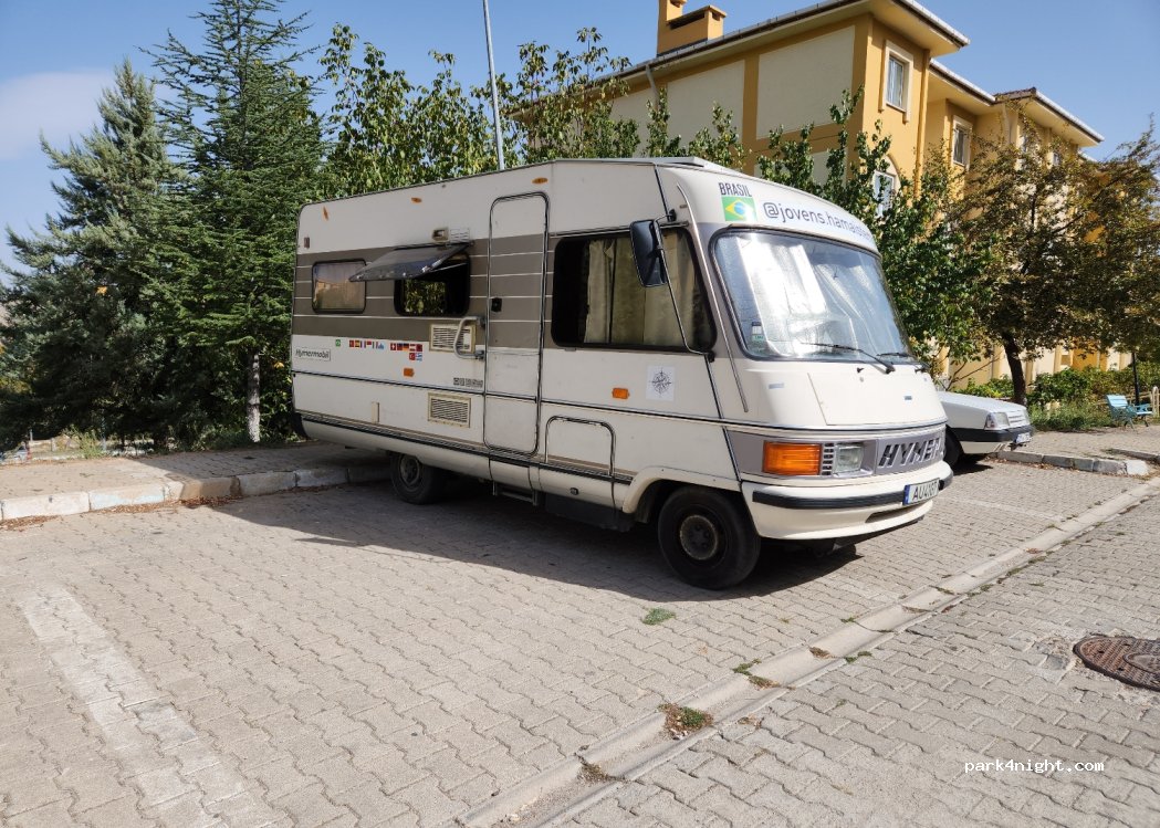 (03490) Dinar - 9 5. Toki Sokak — foto