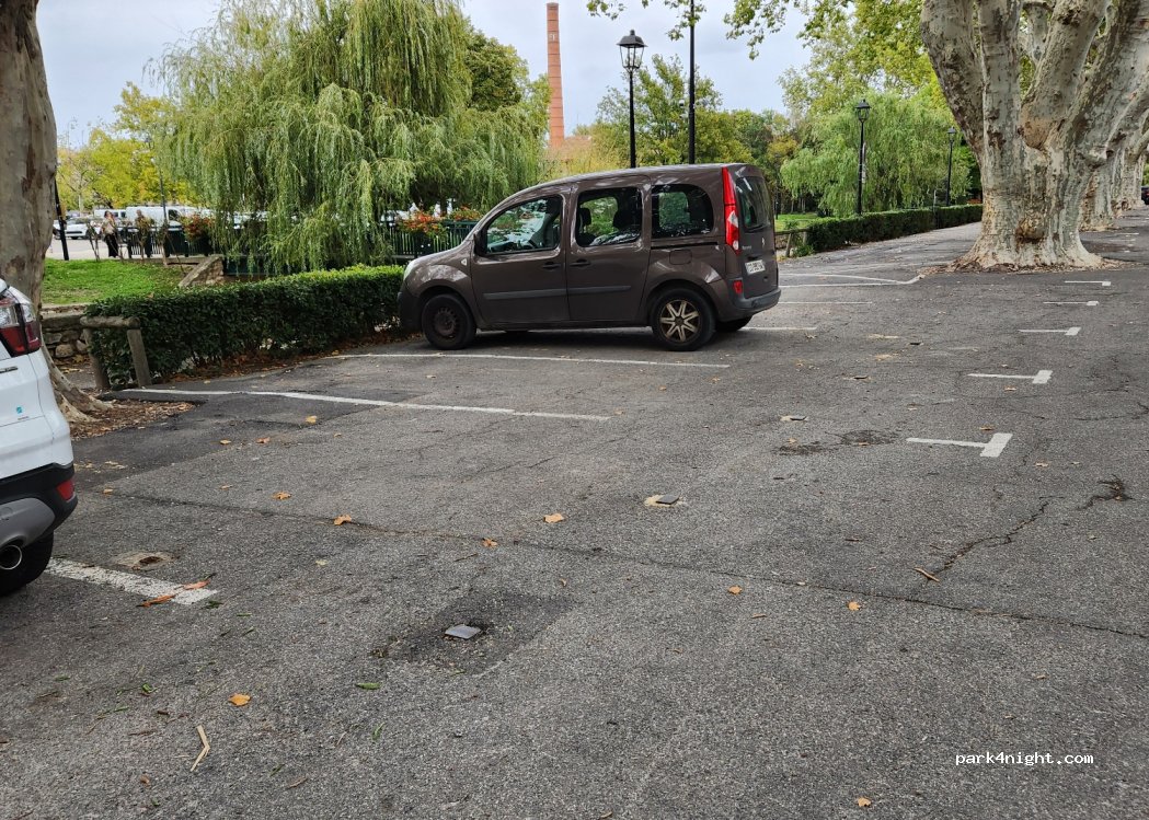 (84210) Pernes-les-Fontaines - 161 Quai de Verdun — foto